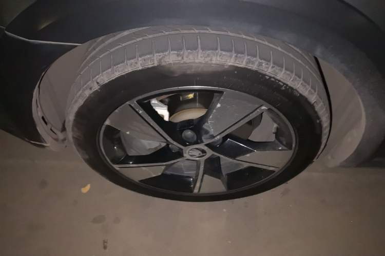 Used Skoda Octavia 2018 Station Wagon TSI280 DSG Luxury Edition Left Front Wheel Hub