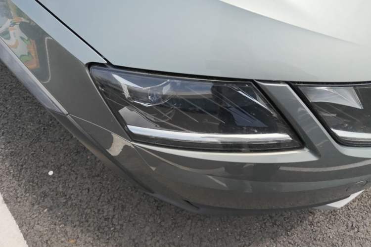 Used Skoda Octavia 2018 Station Wagon TSI280 DSG Luxury Edition Right Front Headlight