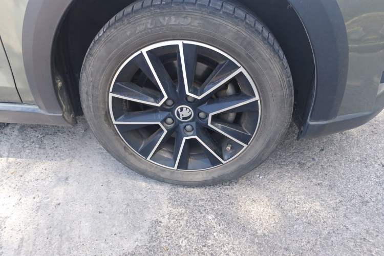 Used Skoda Octavia 2018 Station Wagon TSI230 DSG Luxury Edition Right Front Wheel Hub