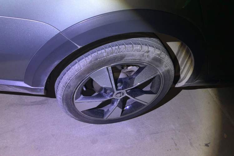 Used Skoda Octavia 2018 Station Wagon TSI280 DSG Luxury Edition Right Rear Wheel Hub