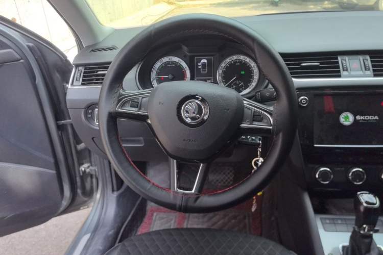 Used Skoda Octavia 2018 Station Wagon TSI230 DSG Luxury Edition Steering Wheel