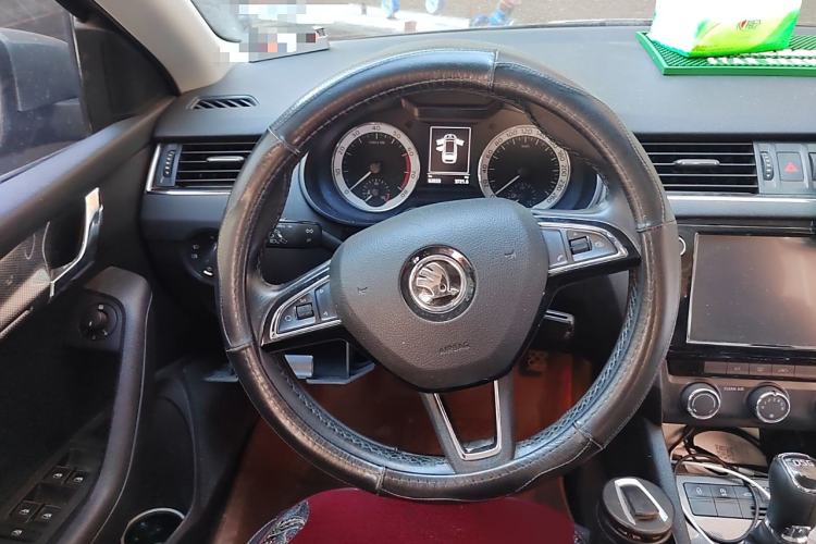 Used Skoda Octavia 2018 Station Wagon TSI280 DSG Luxury Edition Steering Wheel