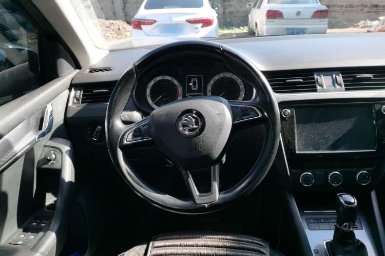 Used Skoda Octavia 2018 Station Wagon TSI280 DSG Luxury Edition Steering Wheel