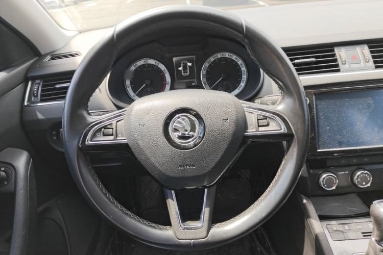 Used Skoda Octavia 2018 Station Wagon TSI280 DSG Luxury Edition Steering Wheel