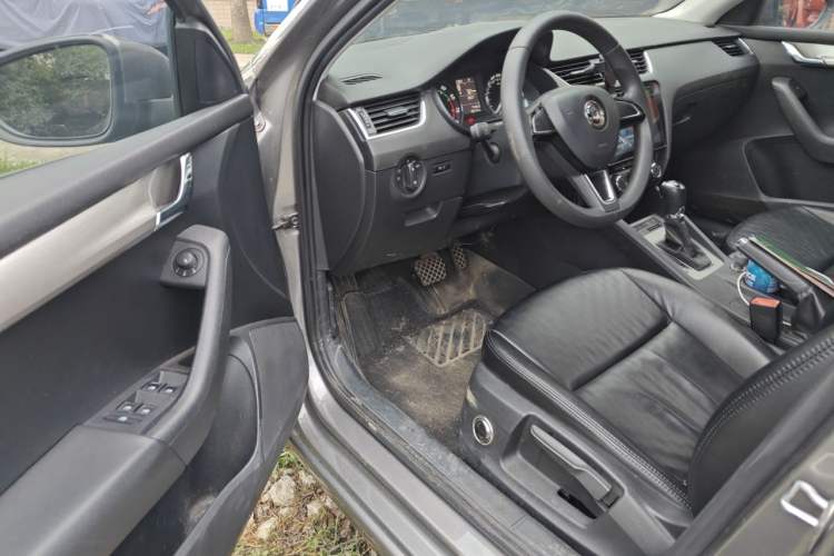 Used Skoda Octavia 2018 TSI230 DSG Comfort Edition Driver Seat