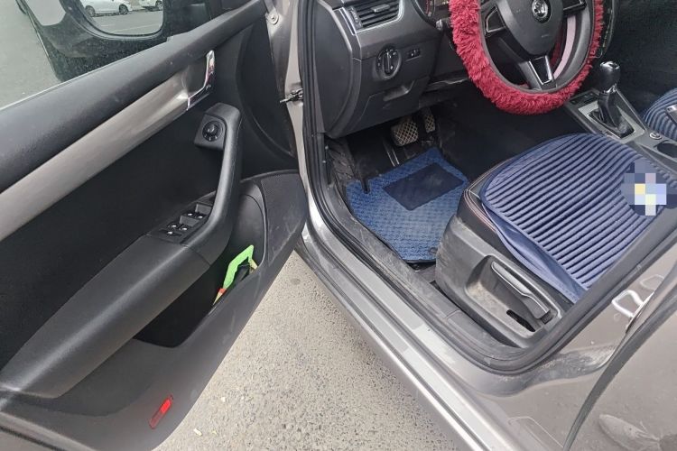 Used Skoda Octavia 2018 TSI230 DSG Comfort Edition Driver Seat