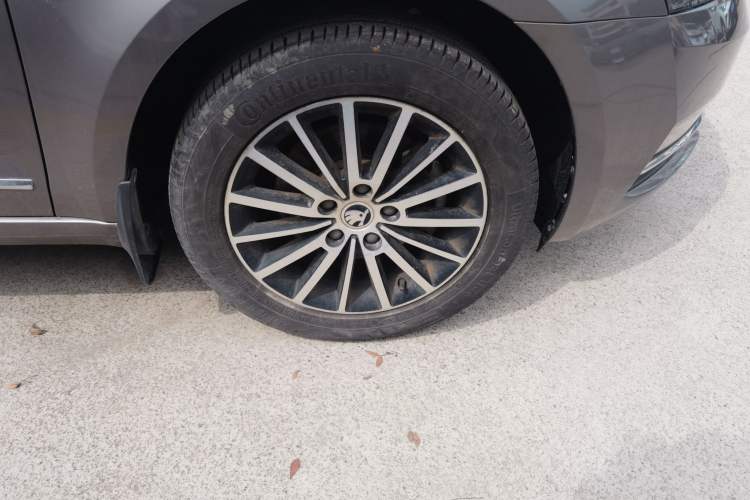 Used Skoda Octavia 2018 TSI230 DSG Luxury Edition Exterior 1