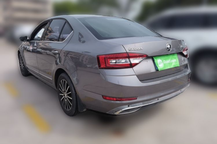 Used Skoda Octavia 2018 TSI230 DSG Luxury Edition Exterior 2