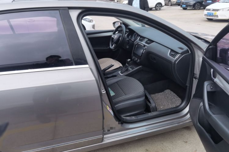 Used Skoda Octavia 2018 TSI230 DSG Luxury Edition Exterior 5