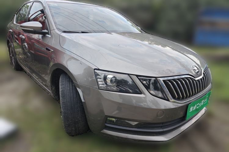 Used Skoda Octavia 2018 TSI230 DSG Comfort Edition Front Right 45 Deg