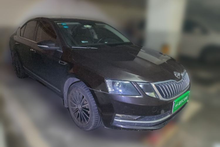 Used Skoda Octavia 2018 TSI230 DSG Luxury Edition Front Right 45 Deg