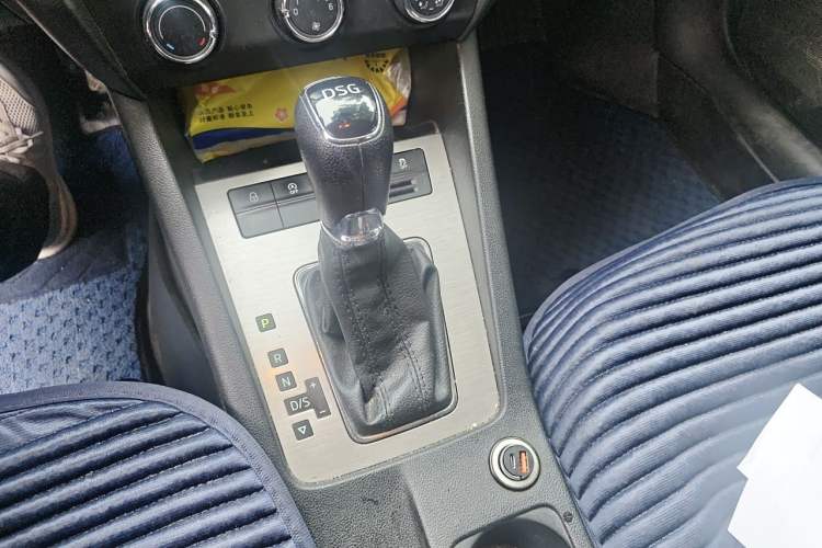 Used Skoda Octavia 2018 TSI230 DSG Comfort Edition Gear Lever