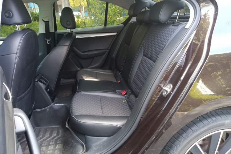 Used Skoda Octavia 2018 TSI280 DSG Luxury Edition Left Rear Seat
