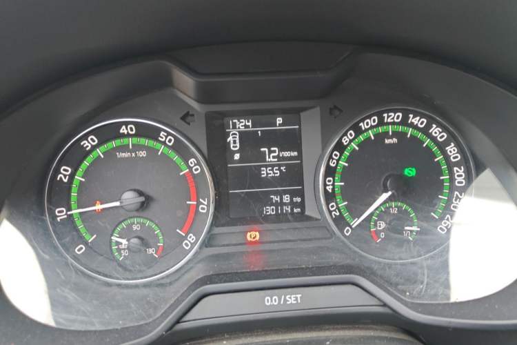 Used Skoda Octavia 2018 TSI230 DSG Comfort Edition Odometer Close Up