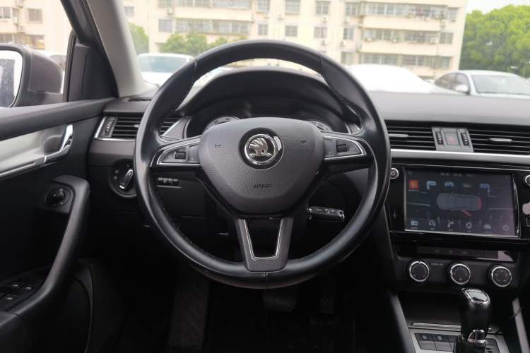Used Skoda Octavia 2018 TSI230 DSG Luxury Edition Steering Wheel