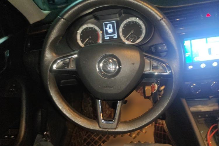 Used Skoda Octavia 2018 Station Wagon TSI230 DSG Luxury Edition Steering Wheel
