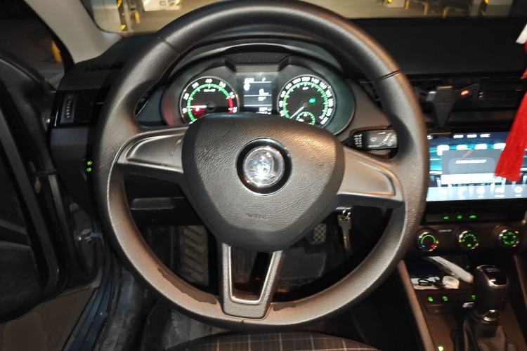 Used Skoda Octavia 2018 Station Wagon TSI230 DSG Comfort Edition Steering Wheel