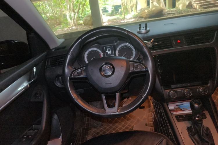 Used Skoda Octavia 2018 TSI230 DSG Luxury Edition Steering Wheel