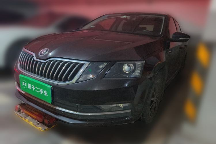 Used Skoda Octavia 2018 TSI230 DSG Luxury Edition Guazi used car, China used car export, Used car for sale, Used  cars, Cheapest cars for sale