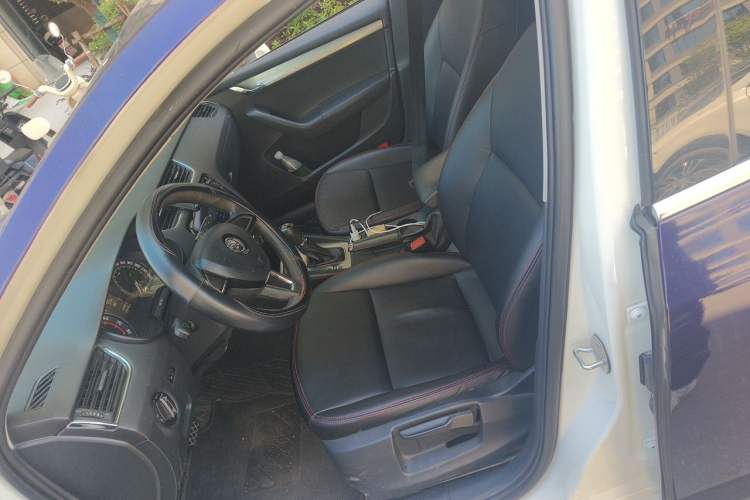 Used Skoda Octavia 2018 TSI230 DSG Comfort Edition Left Front Seat