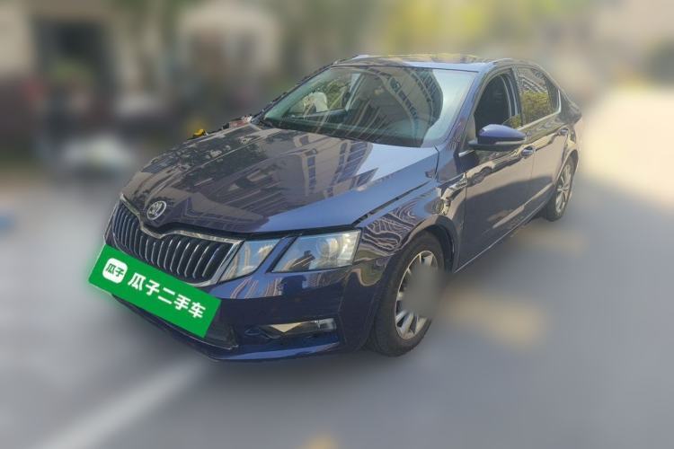 Used Skoda Octavia 2018 TSI230 DSG Comfort Edition Guazi used car, China used car export, Used car for sale, Used cars, Cheapest cars for sale
