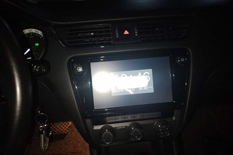 Used Skoda Octavia 2018 TSI280 DSG Luxury Edition Audio And AC Panel