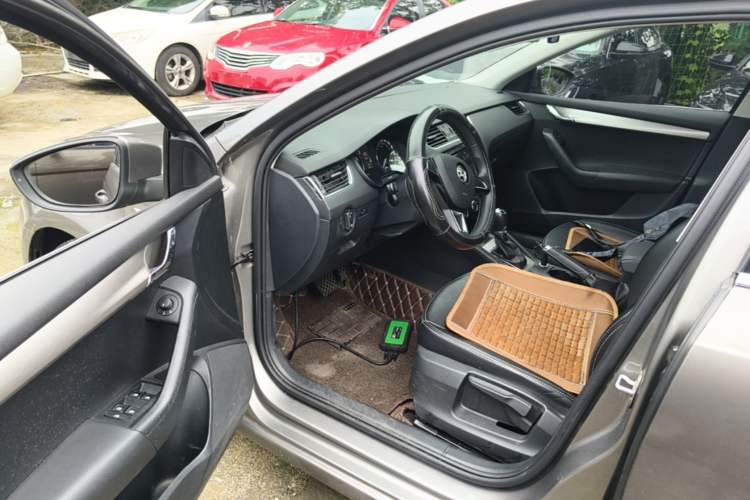 Used Skoda Octavia 2018 TSI230 DSG Comfort Edition Driver Seat