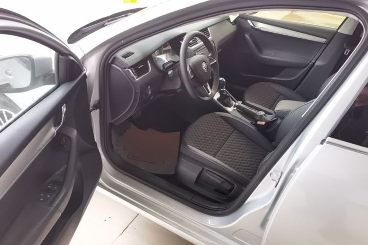 Used Skoda Octavia 2018 TSI230 DSG Luxury Edition Driver Seat