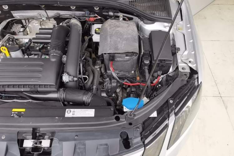 Used Skoda Octavia 2018 TSI230 DSG Luxury Edition Engine Bay Left