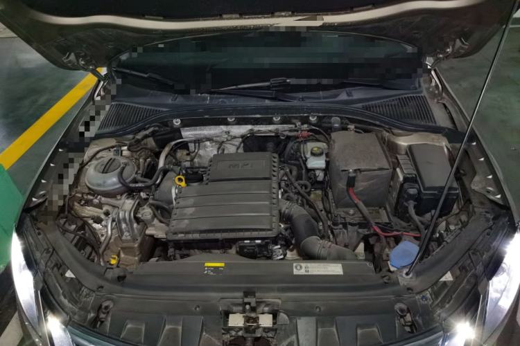 Used Skoda Octavia 2018 1.6L Automatic Luxury Edition Engine Bay