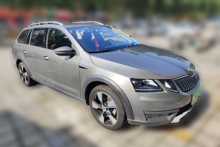 Used Skoda Octavia 2018 Station Wagon TSI280 DSG Luxury Edition Front Right 45 Deg