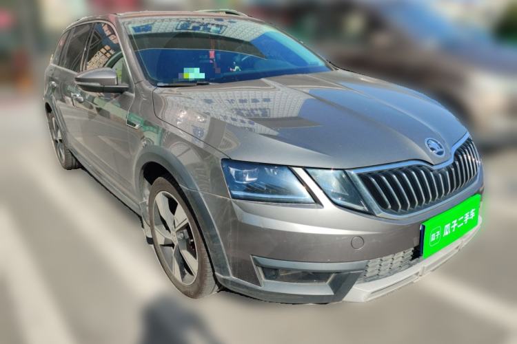 Used Skoda Octavia 2018 Station Wagon TSI280 DSG Flagship Edition Front Right 45 Deg