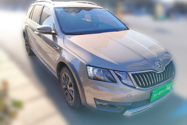 Used Skoda Octavia 2018 Station Wagon TSI230 DSG Luxury Edition Front Right 45 Deg