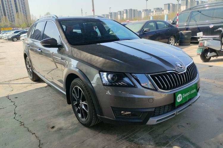 Used Skoda Octavia 2018 Station Wagon TSI230 DSG Luxury Edition Front Right 45 Deg