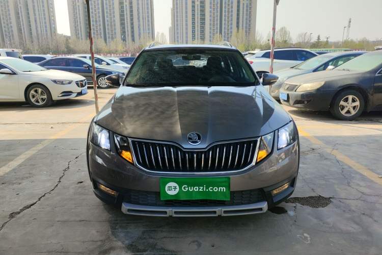 Used Skoda Octavia 2018 Station Wagon TSI230 DSG Luxury Edition Front