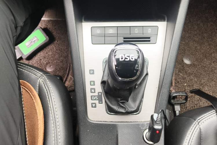 Used Skoda Octavia 2018 TSI230 DSG Comfort Edition Gear Lever