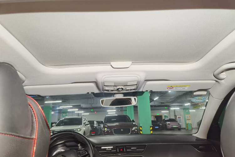 Used Skoda Octavia 2018 1.6L Automatic Luxury Edition Headliner