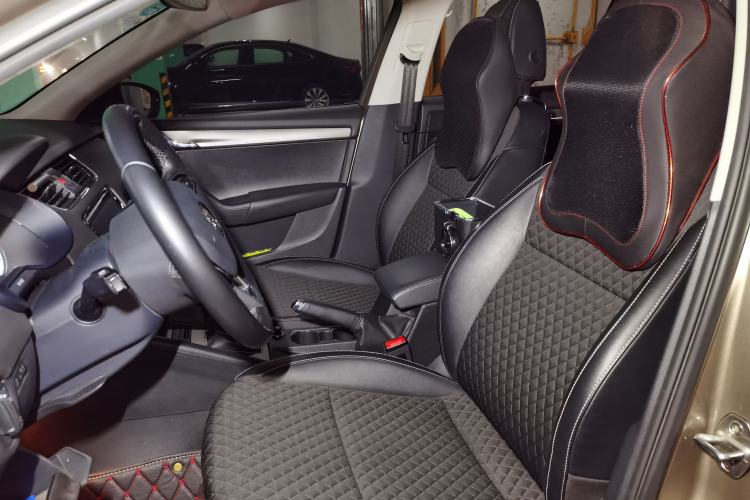 Used Skoda Octavia 2018 1.6L Automatic Luxury Edition Left Front Seat