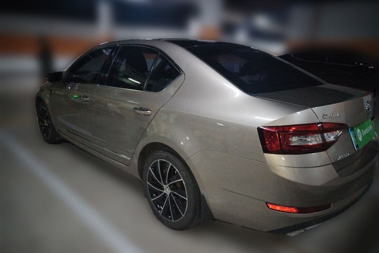 Used Skoda Octavia 2018 TSI280 DSG Luxury Edition Rear Left 45 Deg