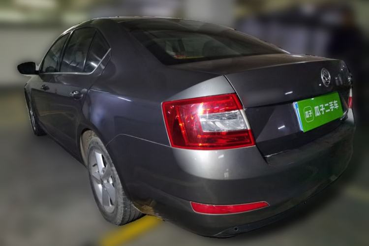 Used Skoda Octavia 2018 1.6L Automatic Luxury Edition Rear Left 45 Deg