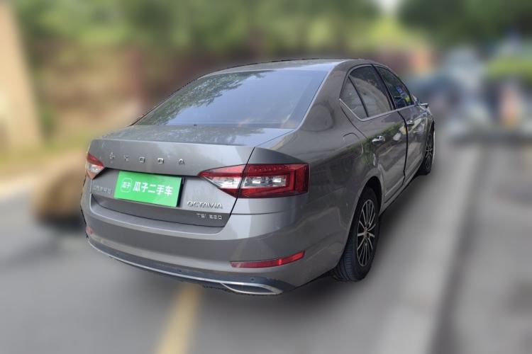Used Skoda Octavia 2018 1.6L Automatic Luxury Edition Rear Right 45 Deg