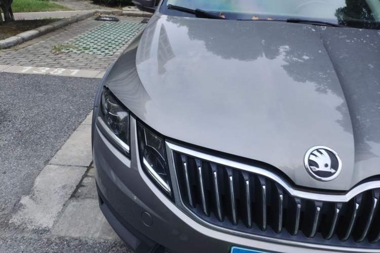 Used Skoda Octavia 2018 Station Wagon TSI280 DSG Flagship Edition Right Front Headlight