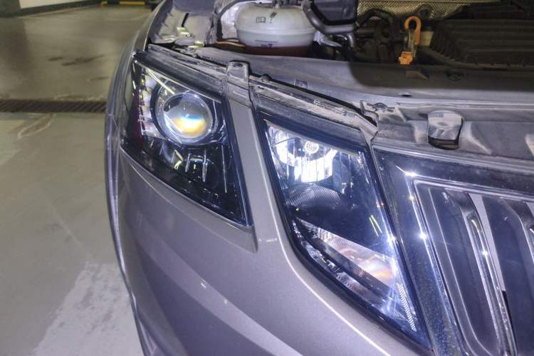 Used Skoda Octavia 2018 Station Wagon TSI230 DSG Luxury Edition Right Front Headlight