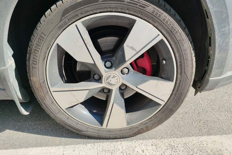 Used Skoda Octavia 2018 Station Wagon TSI280 DSG Flagship Edition Right Front Wheel Hub