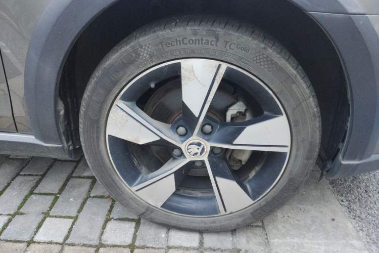 Used Skoda Octavia 2018 Station Wagon TSI280 DSG Flagship Edition Right Front Wheel Hub