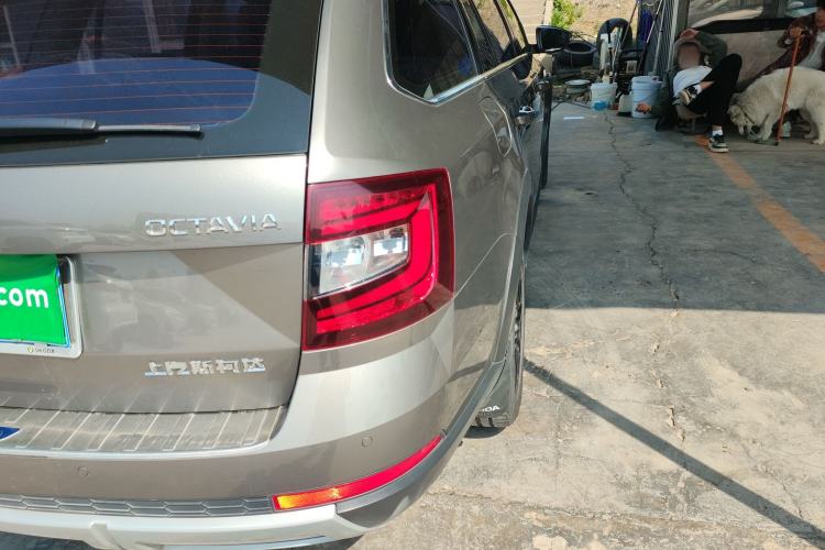 Used Skoda Octavia 2018 Station Wagon TSI230 DSG Luxury Edition Right Rear Taillight