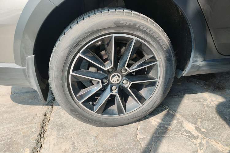 Used Skoda Octavia 2018 Station Wagon TSI230 DSG Luxury Edition Right Rear Wheel Hub