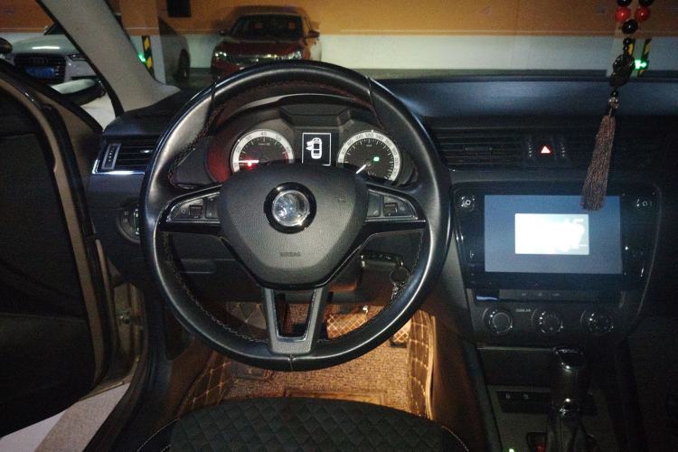 Used Skoda Octavia 2018 TSI280 DSG Luxury Edition Steering Wheel