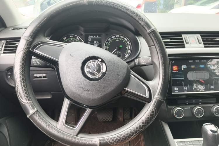 Used Skoda Octavia 2018 TSI230 DSG Comfort Edition Steering Wheel