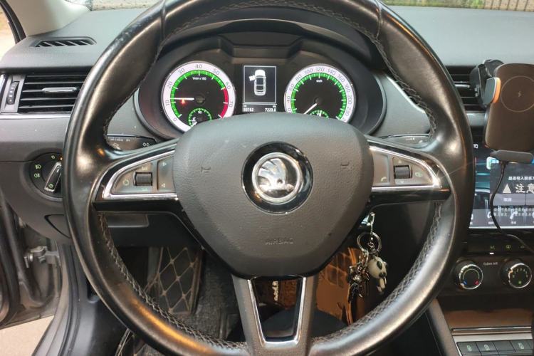 Used Skoda Octavia 2018 TSI280 DSG Luxury Edition Steering Wheel